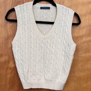 Brandy Melville Women's V-Neck Sweater Vest - Cream
